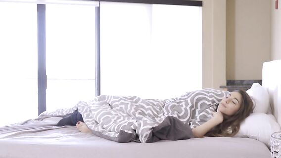 Сводные брат и сестра ебутся втихаря пока не видит мама