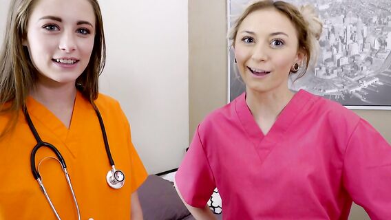 Секс с молодой сестрой студенткой в униформе медсестры